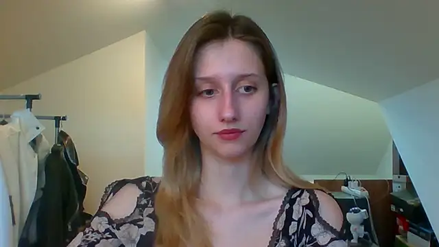 Snapshot of LUNA_delight chatting on 01/24/25, 02:41 LUNA delight online show from 01/24/25, 02:41