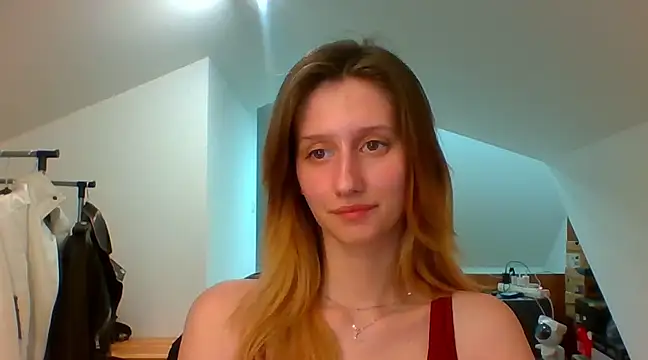 Snapshot of LUNA_delight chatting on 02/05/25, 05:42 LUNA delight online show from 02/05/25, 05:42