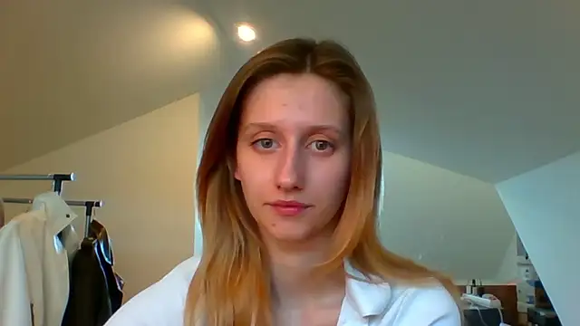 Snapshot of LUNA_delight chatting on 02/14/25, 02:44 LUNA delight online show from 02/14/25, 02:44