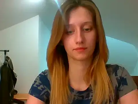 Snapshot of LUNA_delight chatting on 02/17/25, 07:10 LUNA delight online show from 02/17/25, 07:10