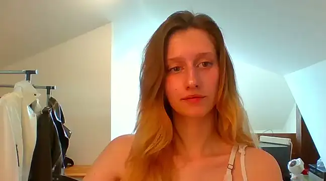 Snapshot of LUNA_delight chatting on 02/25/25, 10:47 LUNA delight online show from 02/25/25, 10:47