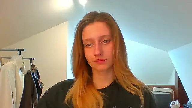 Snapshot of LUNA_delight chatting on 02/26/25, 07:42 LUNA delight online show from 02/26/25, 07:42