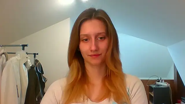 Snapshot of LUNA_delight chatting on 03/12/25, 02:56 LUNA delight online show from 03/12/25, 02:56