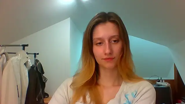 Snapshot of LUNA_delight chatting on 03/12/25, 06:22 LUNA delight online show from 03/12/25, 06:22