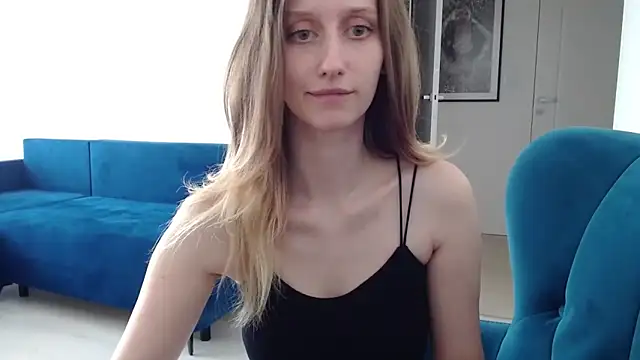 Snapshot of LUNA_delight chatting on 09/17/25, 12:40 LUNA delight online show from 09/17/25, 12:40