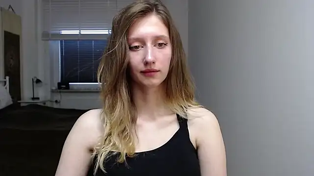 Snapshot of LUNA_delight chatting on 09/22/25, 05:31 LUNA delight online show from 09/22/25, 05:31