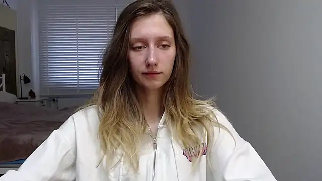 Snapshot of LUNA_delight chatting on 10/06/25, 05:27 LUNA delight online show from 10/06/25, 05:27