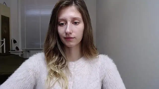 Snapshot of LUNA_delight chatting on 10/15/25, 05:40 LUNA delight online show from 10/15/25, 05:40