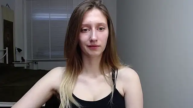 Snapshot of LUNA_delight chatting on 10/20/25, 05:30 LUNA delight online show from 10/20/25, 05:30