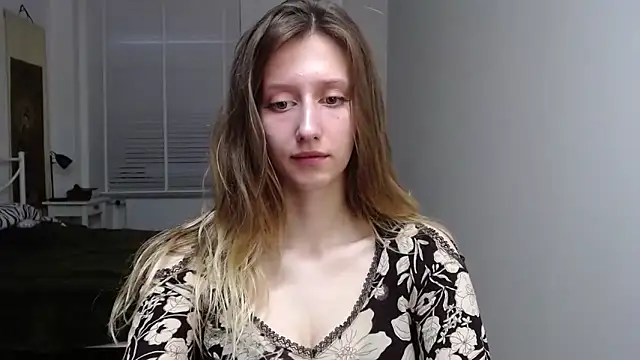 Snapshot of LUNA_delight chatting on 10/22/25, 05:30 LUNA delight online show from 10/22/25, 05:30