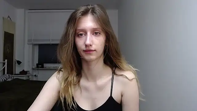 Snapshot of LUNA_delight chatting on 10/24/25, 05:26 LUNA delight online show from 10/24/25, 05:26