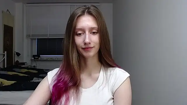 Snapshot of LUNA_delight chatting on 11/17/25, 06:30 LUNA delight online show from 11/17/25, 06:30