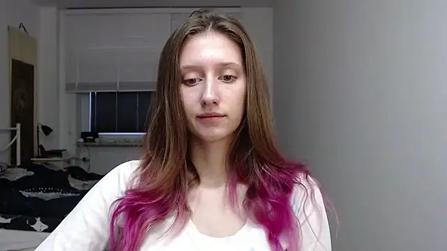 Snapshot of LUNA_delight chatting on 11/18/25, 06:40 LUNA delight online show from 11/18/25, 06:40