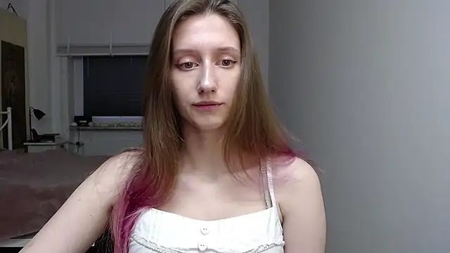 Snapshot of LUNA_delight chatting on 11/24/25, 06:35 LUNA delight online show from 11/24/25, 06:35