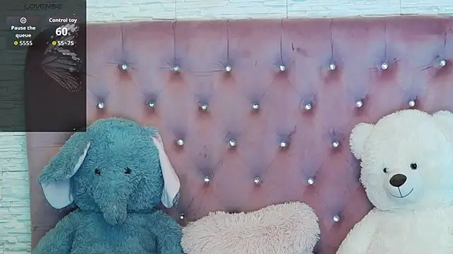 SophiaStarr online show from 10/08/25, 07:55