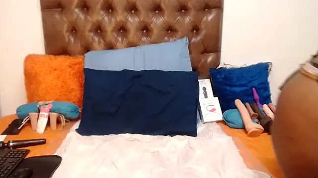 Hotxbums22 online show from 03/23/25, 02:15