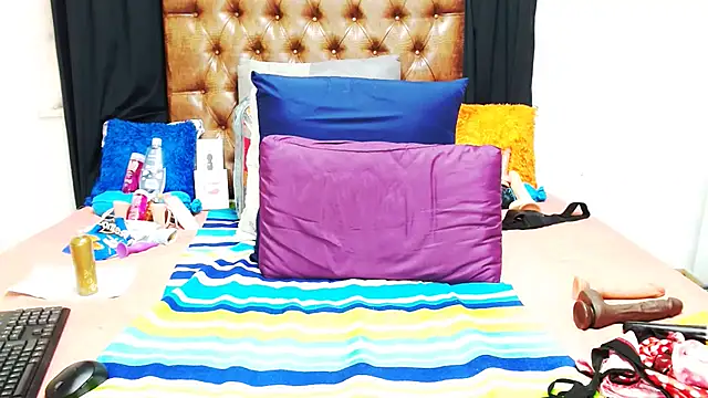 Hotxbums22 online show from 10/07/25, 03:09