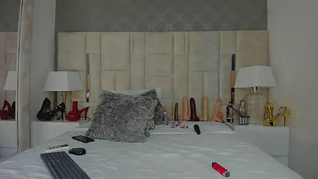 GaleHodge online show from 03/12/25, 04:19