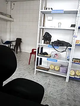 Snapshot of Megan_jennerr chatting on 12/16/25, 03:06 Megan jennerr online show from 12/16/25, 03:06