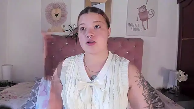 CelessteRedds online show from 10/31/25, 11:44