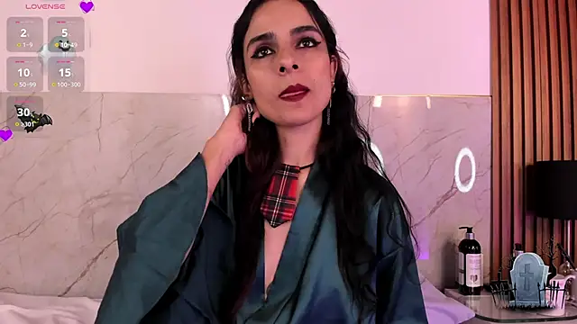 Snapshot of Alice_noir chatting on 03/04/25, 08:38 Alice noir online show from 03/04/25, 08:38