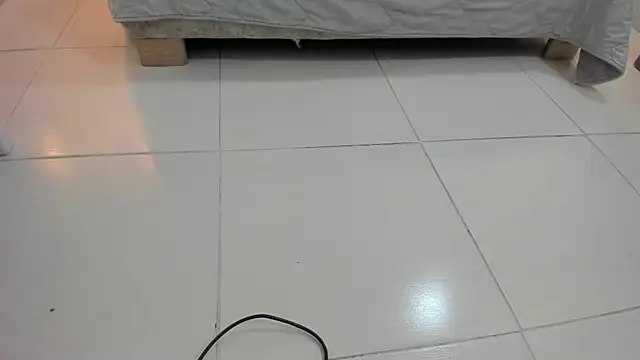 Snapshot of Slut_Milf_ chatting on 12/31/24, 11:31 Slut Milf  online show from 12/31/24, 11:31