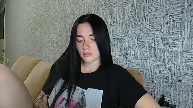 Snapshot of Liana_diva chatting on 04/21/26, 04:45 Liana diva online show from 04/21/26, 04:45