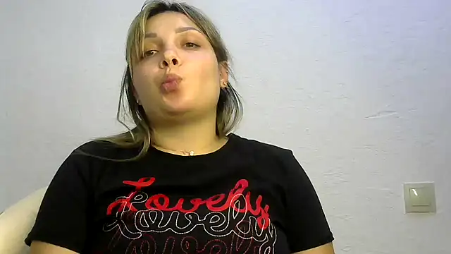 Snapshot of Iskor_ka chatting on 12/18/24, 08:25 Iskor ka online show from 12/18/24, 08:25