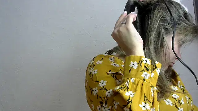 Snapshot of Iskor_ka chatting on 12/21/24, 04:25 Iskor ka online show from 12/21/24, 04:25