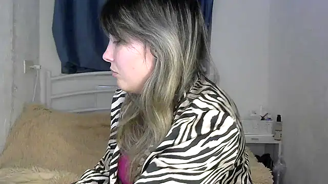 Snapshot of Iskor_ka chatting on 11/19/25, 08:31 Iskor ka online show from 11/19/25, 08:31