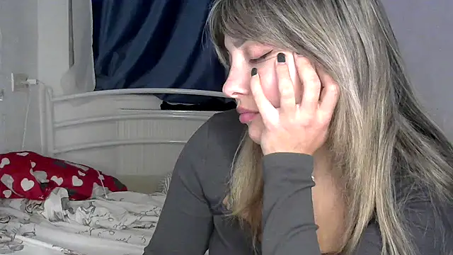 Snapshot of Iskor_ka chatting on 12/18/25, 08:59 Iskor ka online show from 12/18/25, 08:59