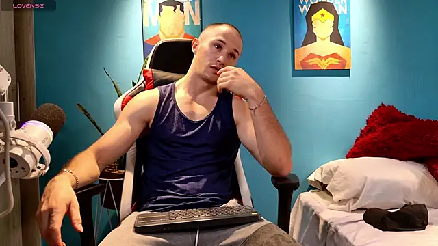 Snapshot of AxelFairchaild chatting on 02/13/25, 05:01 AxelFairchaild online show from 02/13/25, 05:01