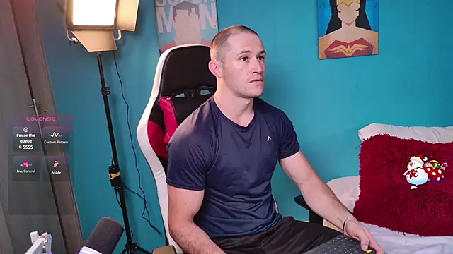 Snapshot of AxelFairchaild chatting on 02/18/25, 02:16 AxelFairchaild online show from 02/18/25, 02:16