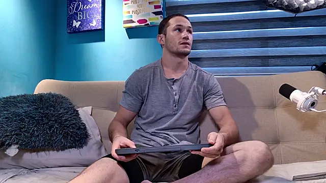 Snapshot of AxelFairchaild chatting on 09/10/25, 01:00 AxelFairchaild online show from 09/10/25, 01:00