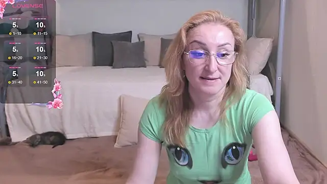 Snapshot of MadissonKiss chatting on 05/23/26, 11:42 MadissonKiss online show from 05/23/26, 11:42