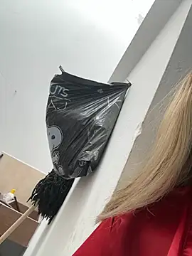 Lilybaudinx96 online show from 02/15/26, 02:03