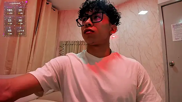 AkazaBoy  online show from 01/10/25, 04:12