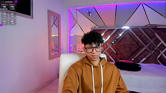 AkazaBoy  online show from 01/15/25, 04:47