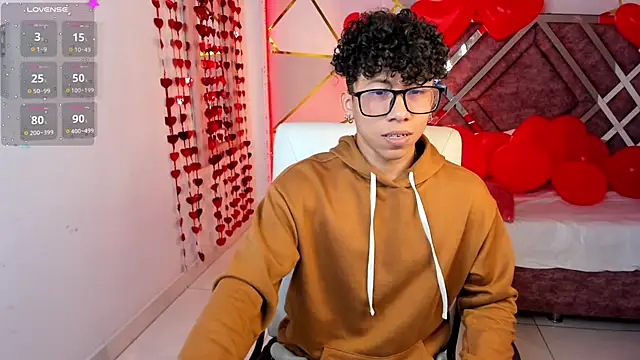 AkazaBoy  online show from 02/18/25, 04:15