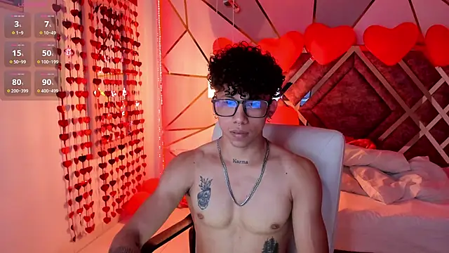 AkazaBoy  online show from 02/23/25, 03:45