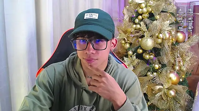 AkazaBoy  online show from 12/17/25, 04:07