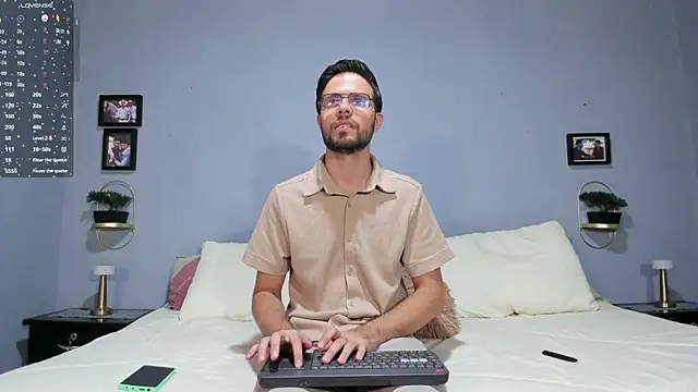 Snapshot of ETHAN_ADAM chatting on 01/09/25, 08:44 ETHAN ADAM online show from 01/09/25, 08:44