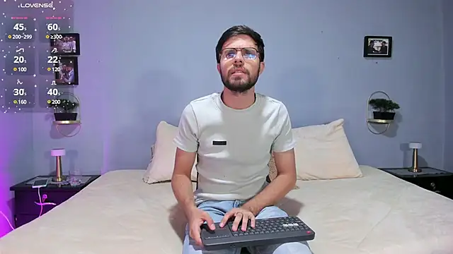 Snapshot of ETHAN_ADAM chatting on 01/21/25, 12:36 ETHAN ADAM online show from 01/21/25, 12:36