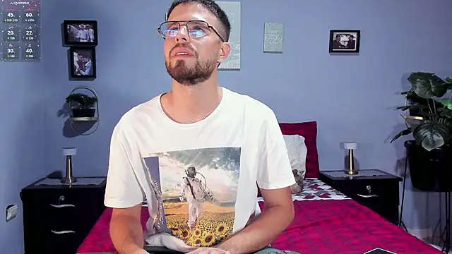 Snapshot of ETHAN_ADAM chatting on 02/05/25, 09:18 ETHAN ADAM online show from 02/05/25, 09:18