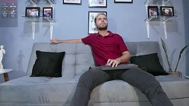 Snapshot of ETHAN_ADAM chatting on 09/09/25, 03:44 ETHAN ADAM online show from 09/09/25, 03:44