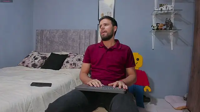 Snapshot of ETHAN_ADAM chatting on 03/31/26, 09:37 ETHAN ADAM online show from 03/31/26, 09:37