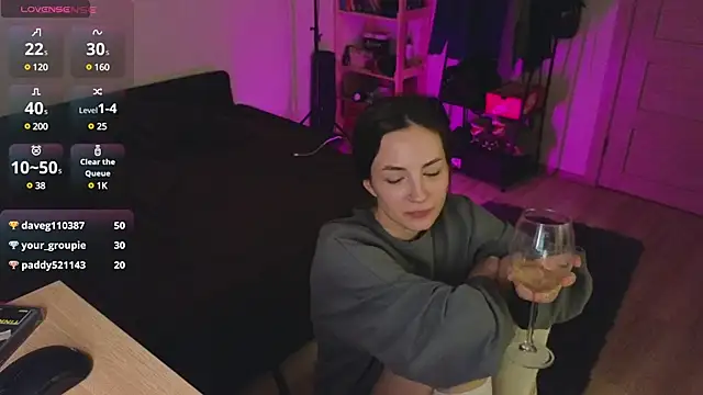 Snapshot of Space_X_Roxy_ chatting on 12/13/24, 09:52 Space X Roxy  online show from 12/13/24, 09:52