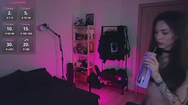 Snapshot of Space_X_Roxy_ chatting on 12/26/24, 06:22 Space X Roxy  online show from 12/26/24, 06:22