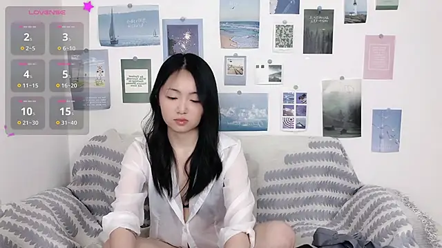 Snapshot of LiLiYbaby chatting on 01/05/25, 06:56 LiLiYbaby online show from 01/05/25, 06:56