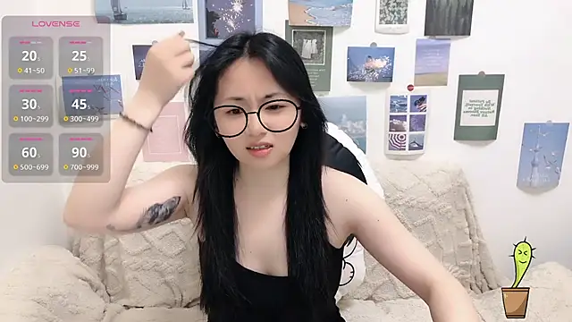 Snapshot of LiLiYbaby chatting on 03/06/26, 06:21 LiLiYbaby online show from 03/06/26, 06:21